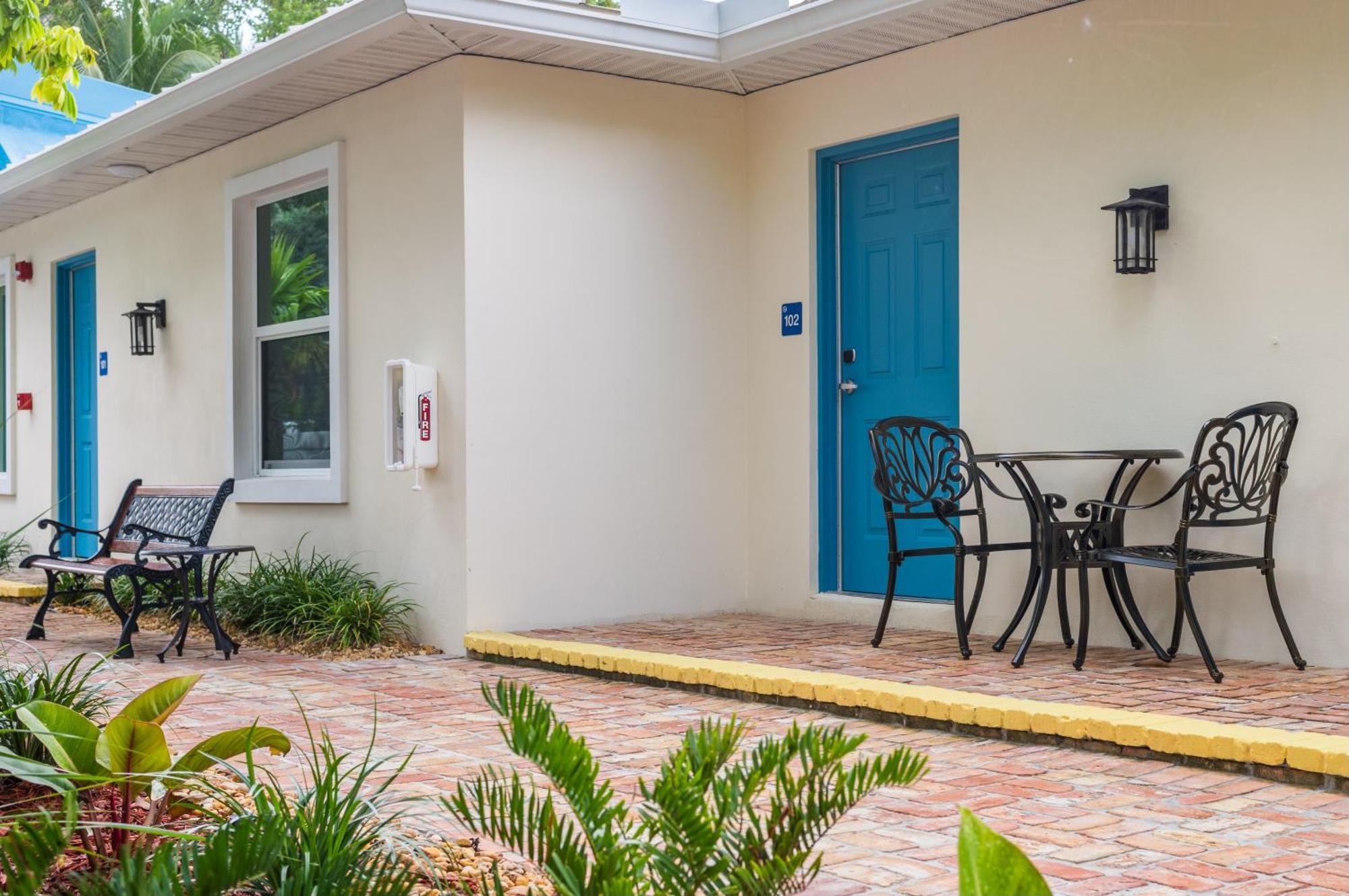 Seaside Villas Lauderdale-by-the-Sea Exterior photo